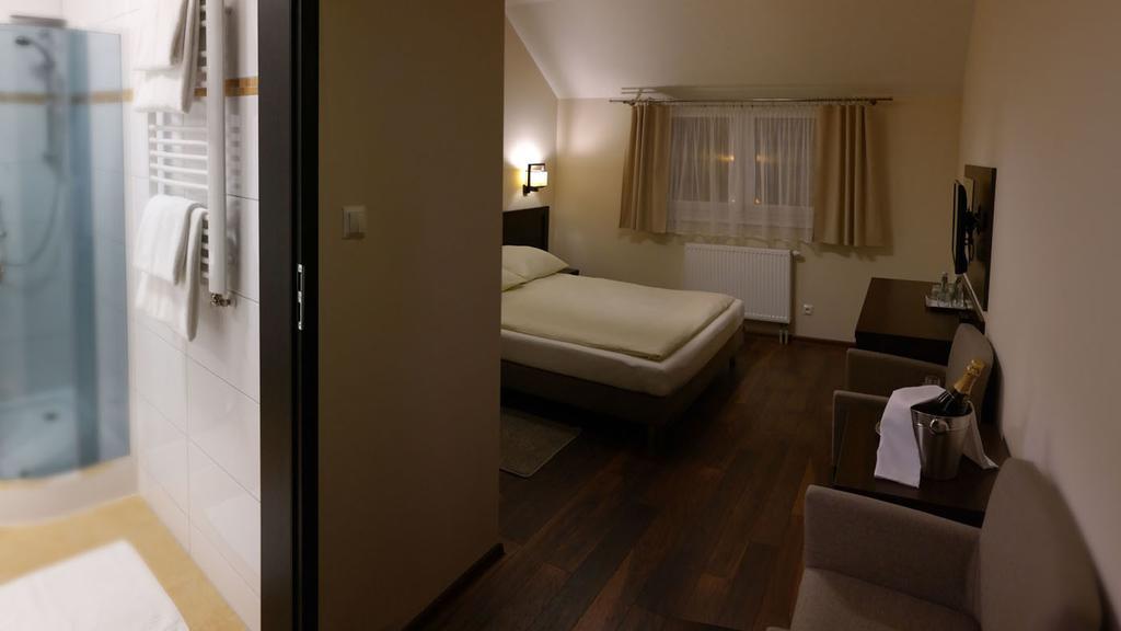 Hotel Pod Chelmem Ropa Zimmer foto
